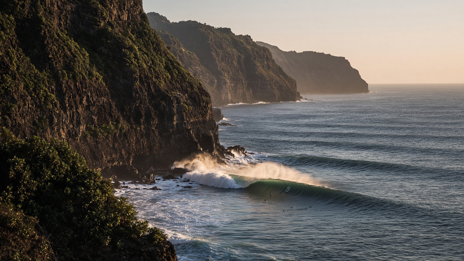 Costa da Madeira vista do mar